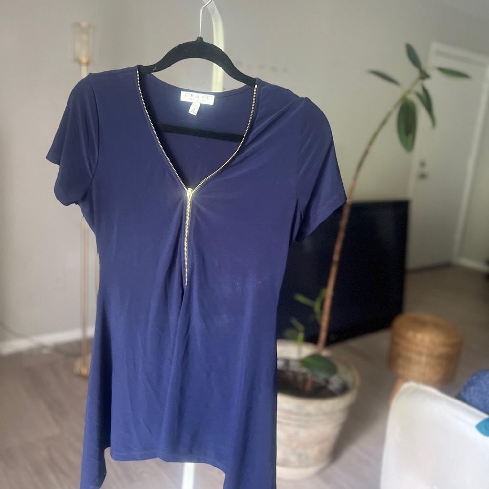 ✨ Navy Zip-Front Asymmetrical Hem Top – Chaus New York (Size S) ✨
